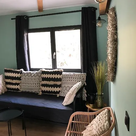 Le Petit Clocher De Apartment