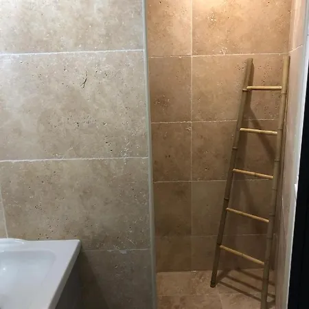 Le Petit Clocher De *